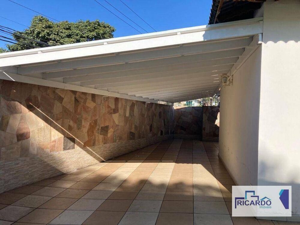 Casa à venda e aluguel com 3 quartos, 298m² - Foto 8