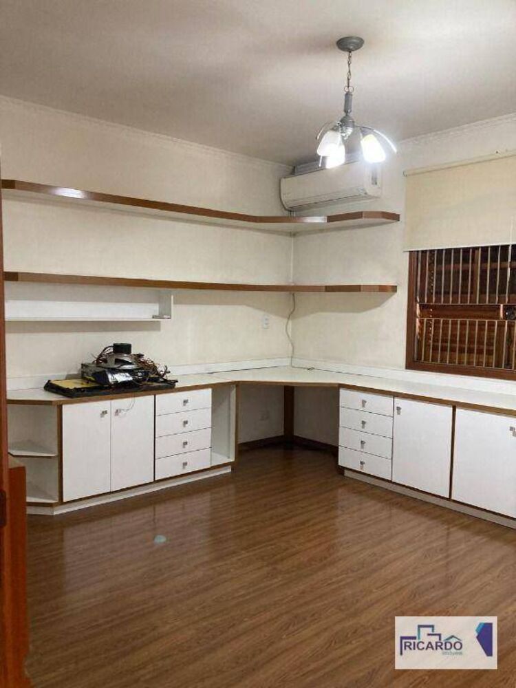 Casa à venda e aluguel com 3 quartos, 298m² - Foto 9