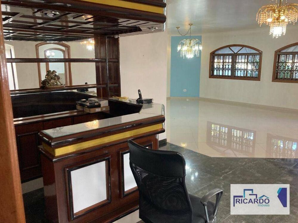 Casa à venda e aluguel com 3 quartos, 298m² - Foto 2