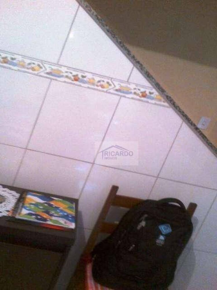 Sobrado à venda com 3 quartos, 225m² - Foto 4