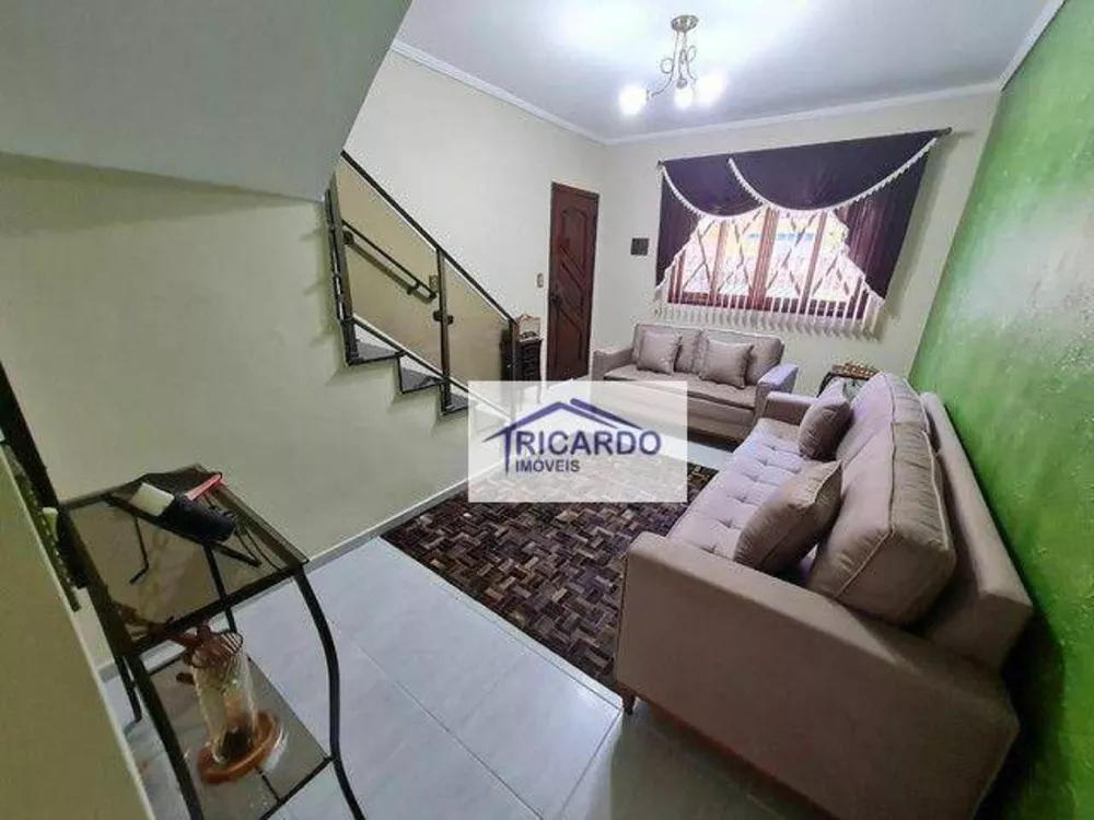 Sobrado à venda com 3 quartos, 196m² - Foto 1