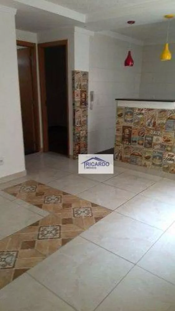 Apartamento à venda com 2 quartos, 42m² - Foto 2