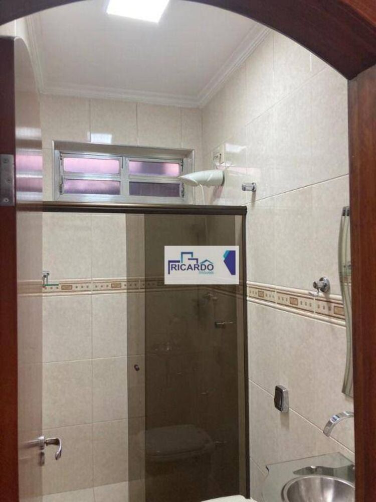 Casa à venda com 3 quartos, 250m² - Foto 1
