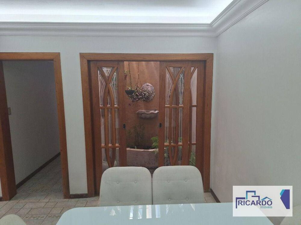 Casa à venda com 3 quartos, 330m² - Foto 4