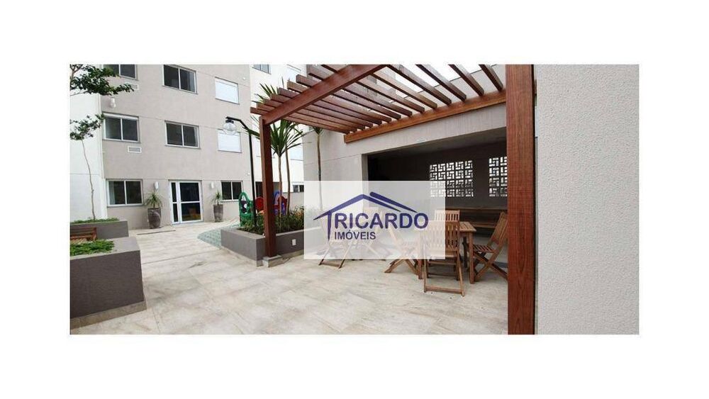 Apartamento à venda com 2 quartos, 42m² - Foto 3