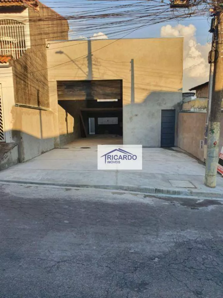 Depósito-Galpão-Armazém à venda, 200m² - Foto 1