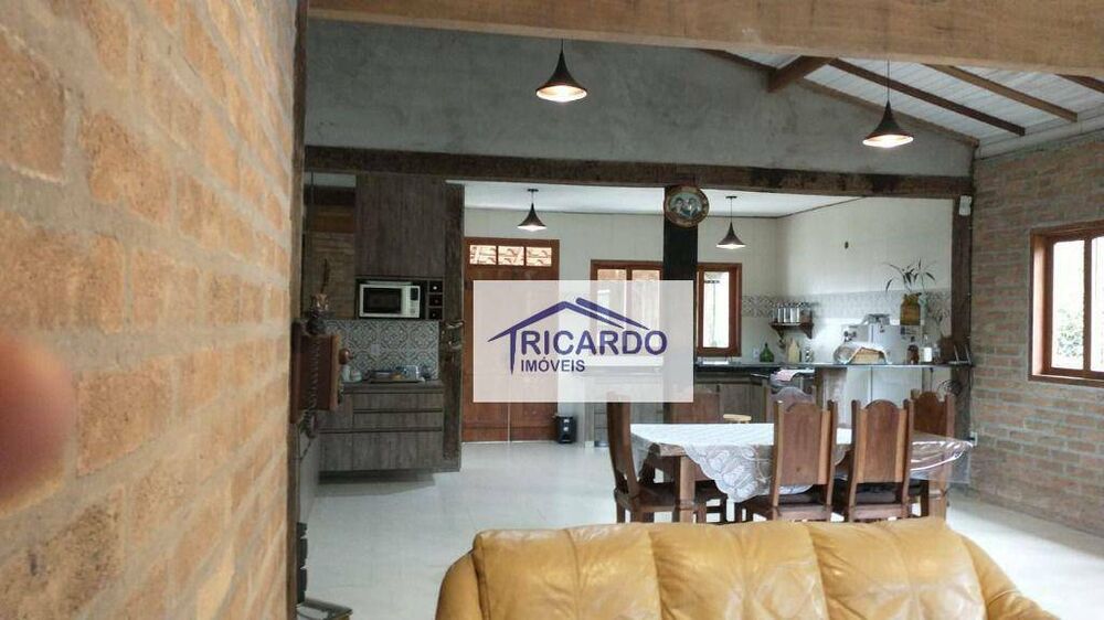 Chácara à venda com 3 quartos, 260m² - Foto 1