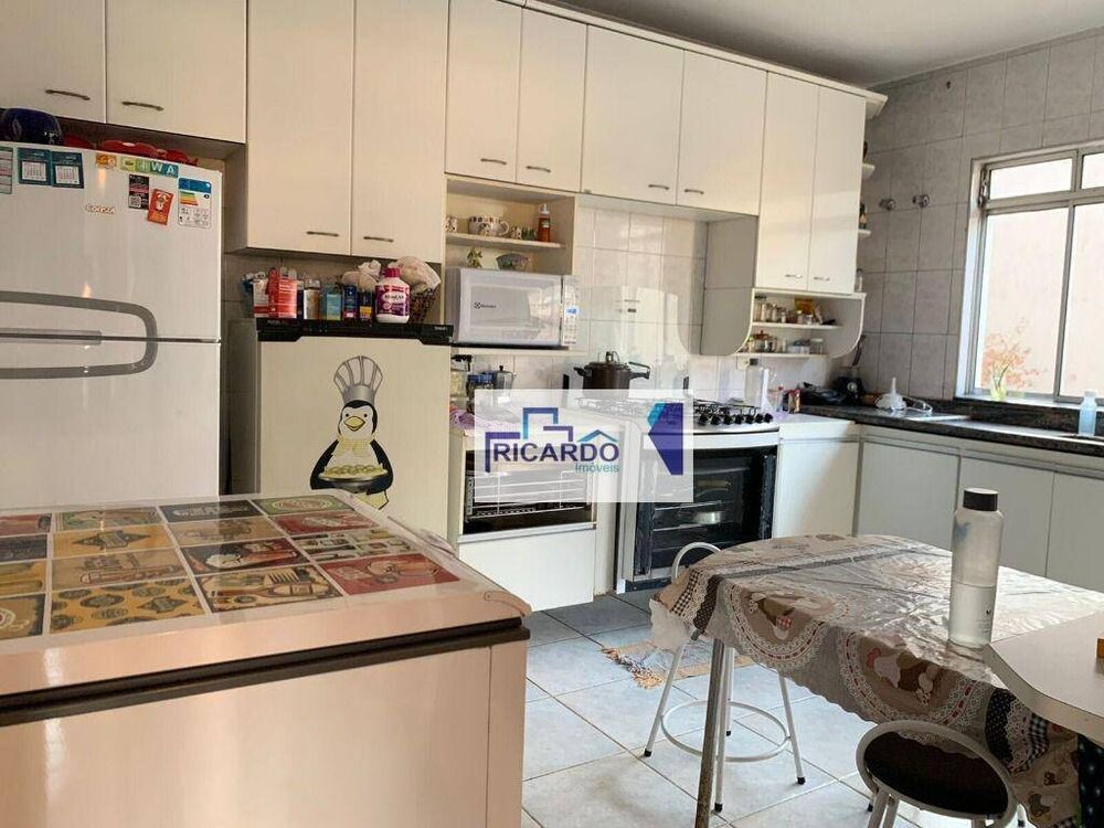Sobrado, 3 quartos, 287 m² - Foto 2