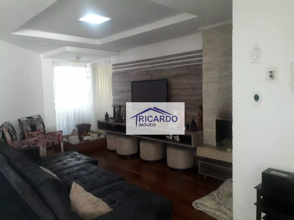 Sobrado, 4 quartos, 585 m² - Foto 1