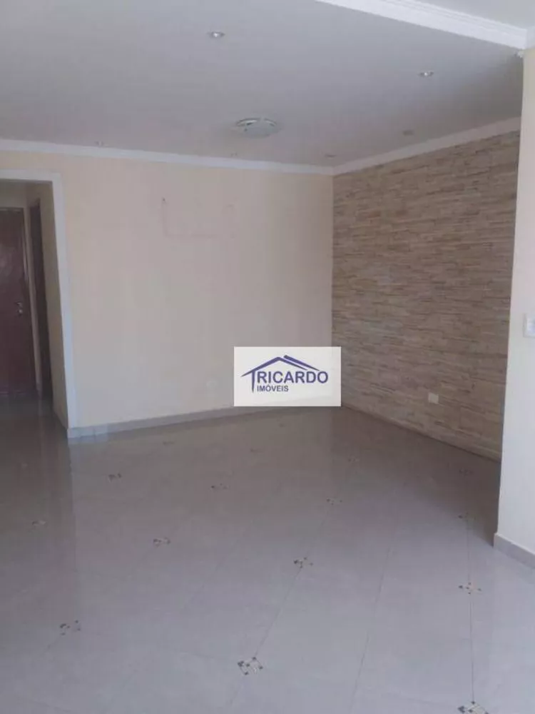 Apartamento à venda com 3 quartos, 77m² - Foto 2