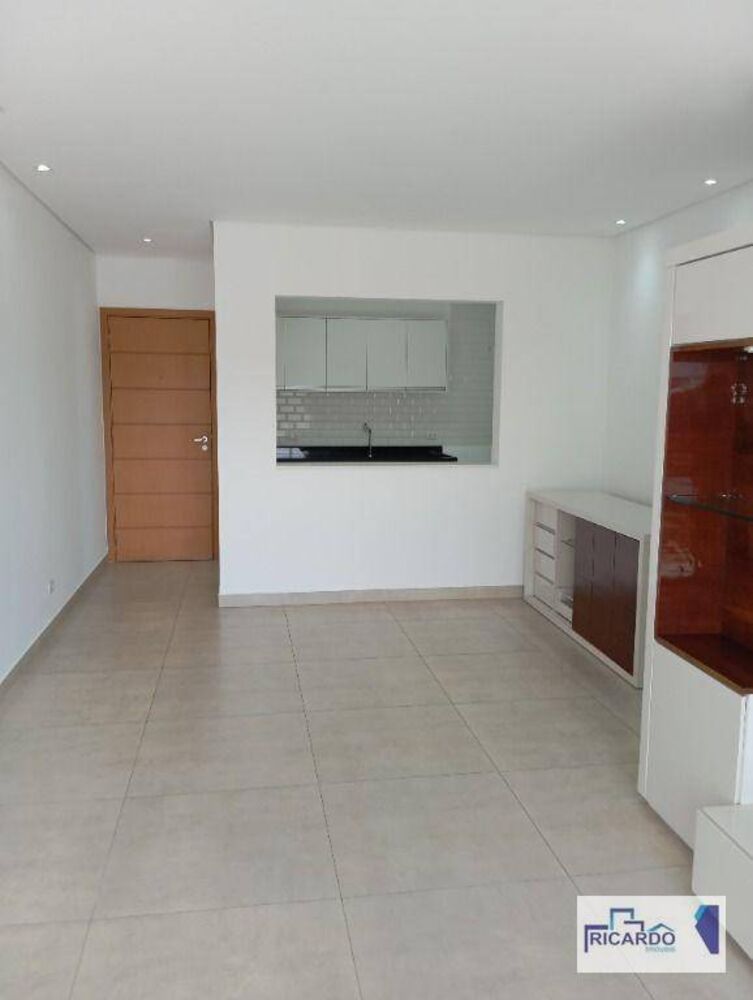 Apartamento para alugar com 3 quartos, 83m² - Foto 3