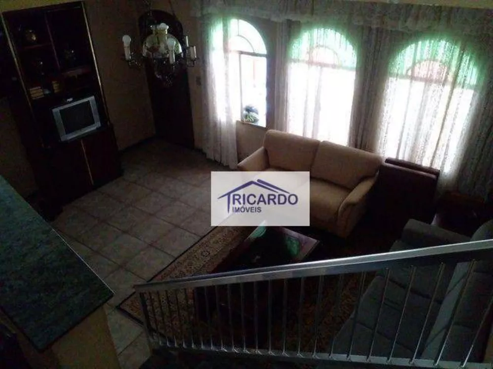 Sobrado à venda com 3 quartos, 350m² - Foto 1