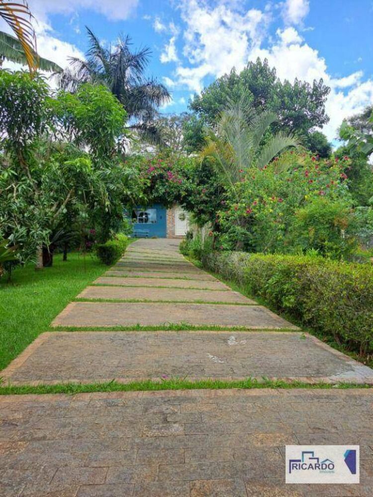 Chácara à venda com 2 quartos, 220m² - Foto 1