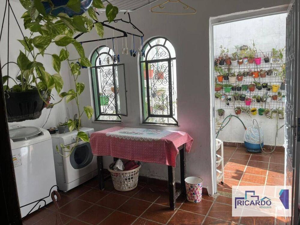 Casa, 3 quartos, 264 m² - Foto 1