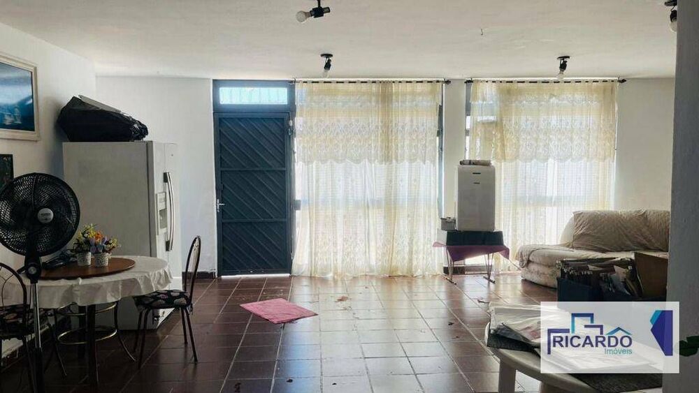 Casa, 3 quartos, 264 m² - Foto 3