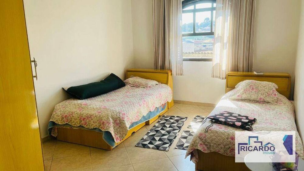Casa, 3 quartos, 264 m² - Foto 2