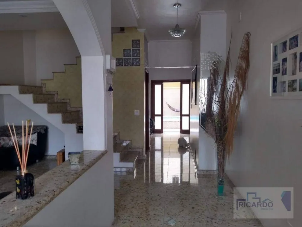 Sobrado, 3 quartos, 305 m² - Foto 4