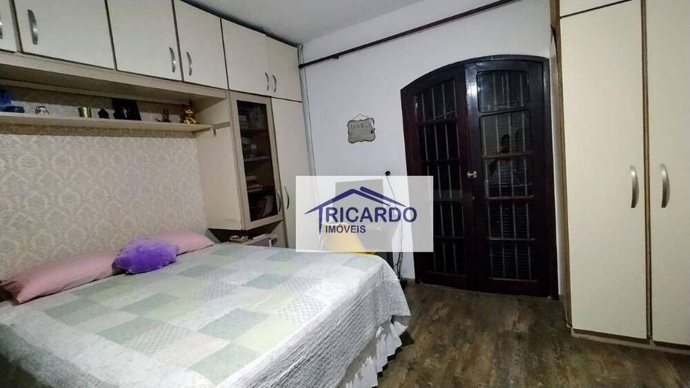 Sobrado à venda com 3 quartos, 247m² - Foto 8