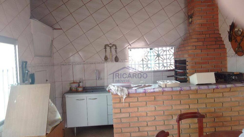 Casa à venda com 4 quartos, 210m² - Foto 6