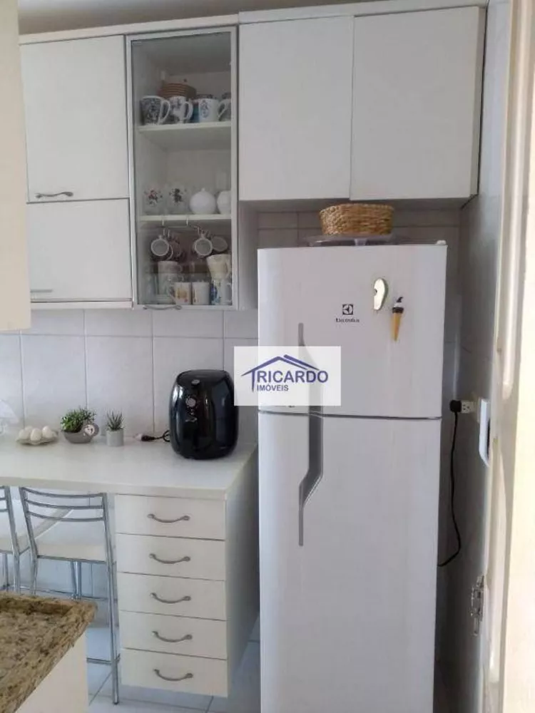 Apartamento à venda com 2 quartos, 55m² - Foto 3