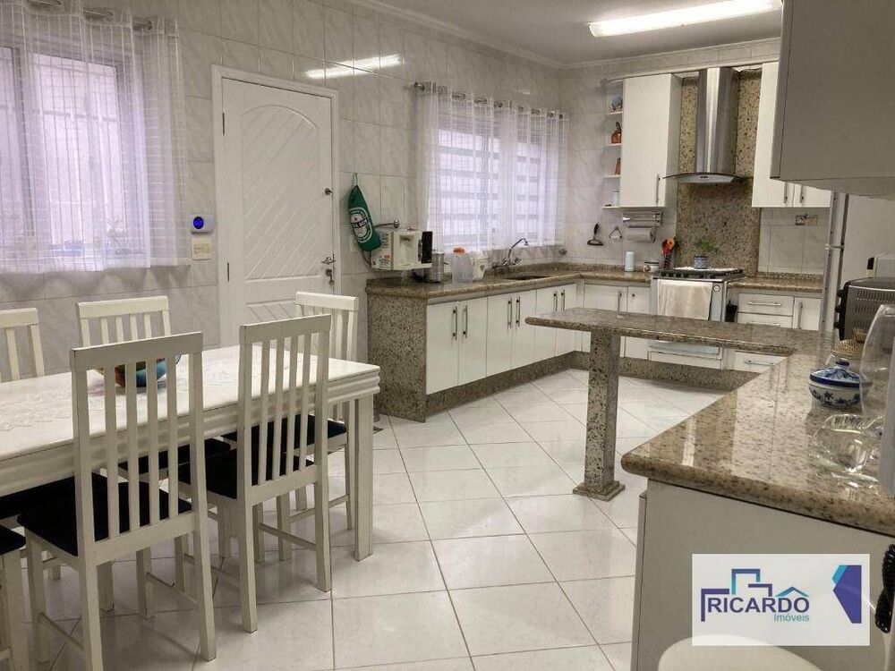 Sobrado, 3 quartos, 307 m² - Foto 4
