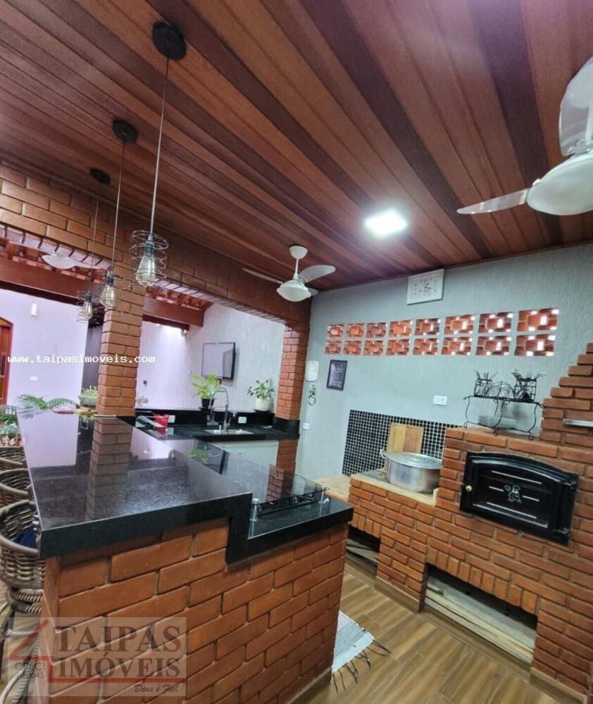 Casa, 3 quartos, 225 m² - Foto 1