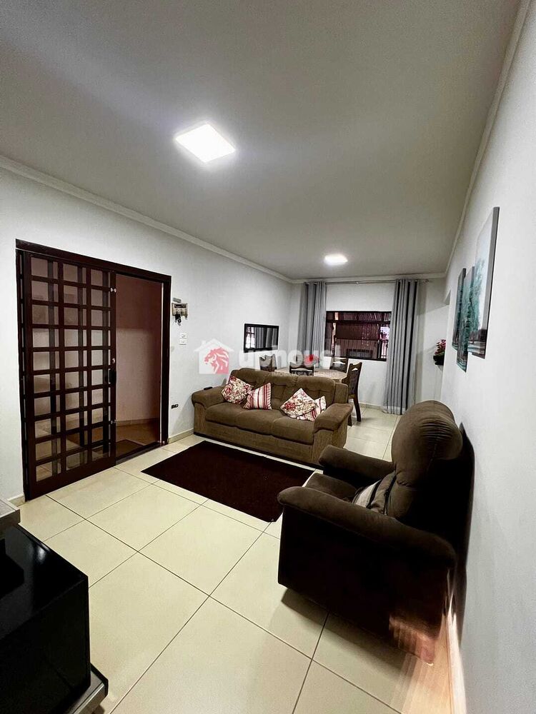 Casa, 3 quartos, 189 m² - Foto 1