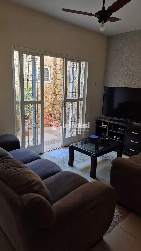 Casa, 3 quartos, 240 m² - Foto 6