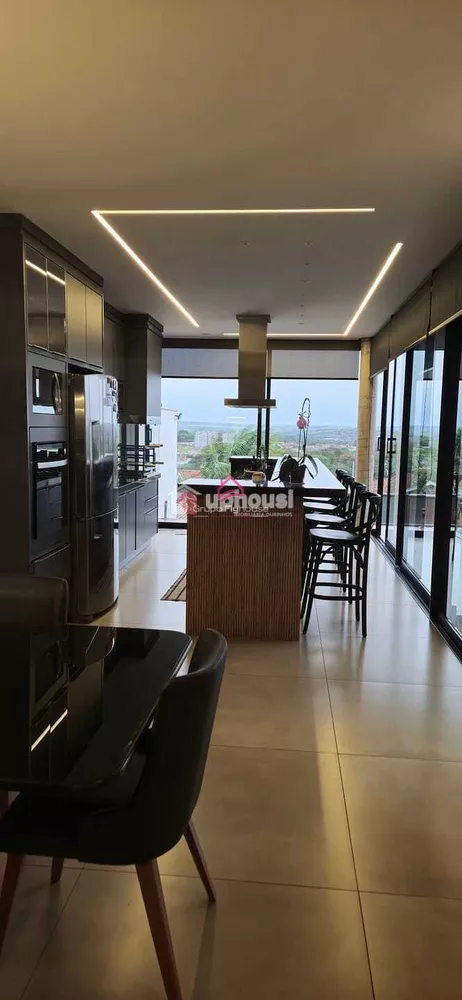 Casa, 3 quartos, 252 m² - Foto 2