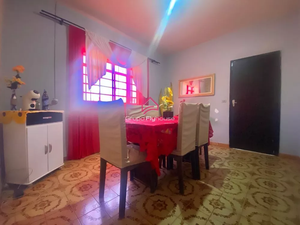 Casa, 3 quartos, 210 m² - Foto 4