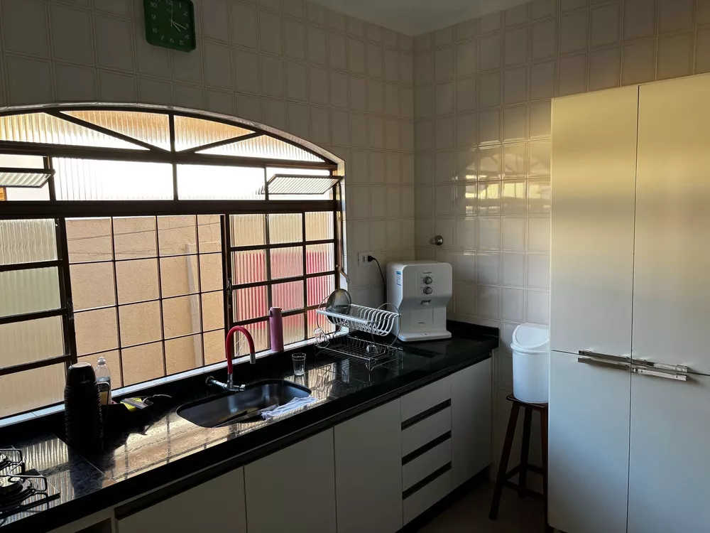 Casa, 3 quartos, 219 m² - Foto 3