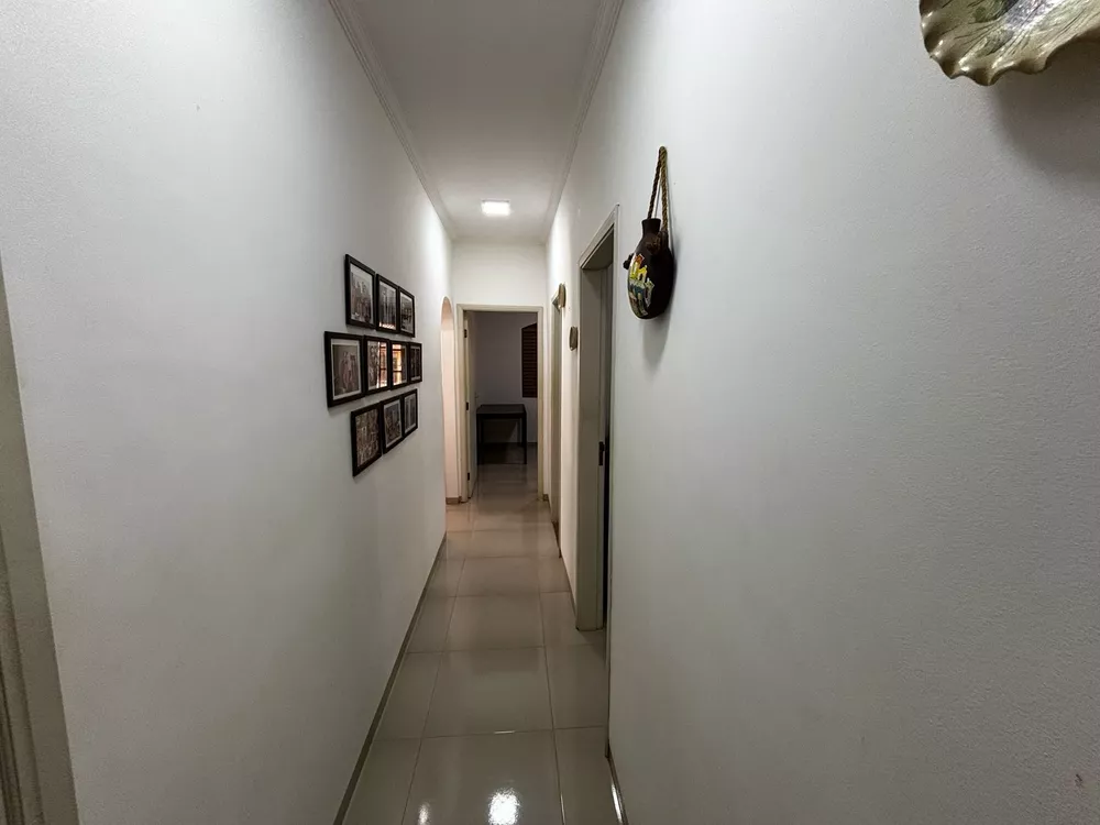 Casa, 3 quartos, 219 m² - Foto 1