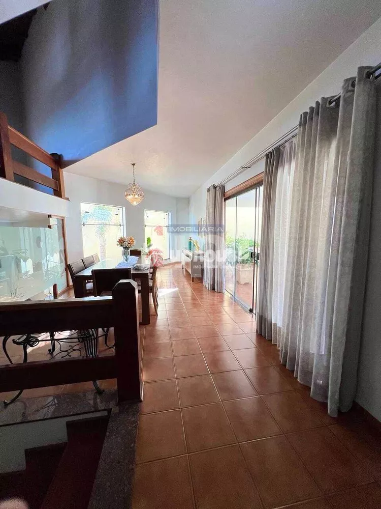 Sobrado, 4 quartos, 420 m² - Foto 2