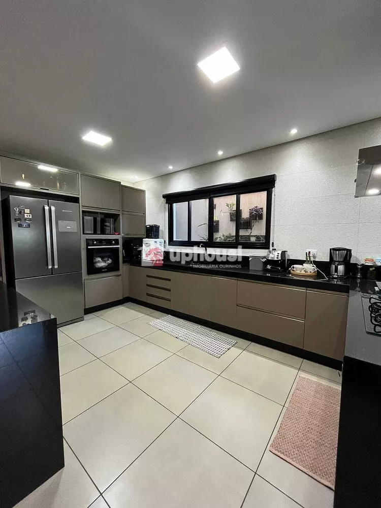 Sobrado, 3 quartos, 246 m² - Foto 3