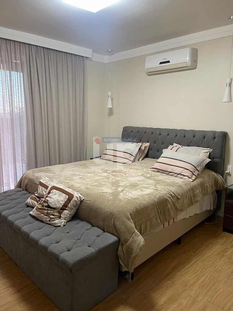 Casa, 3 quartos, 298 m² - Foto 1