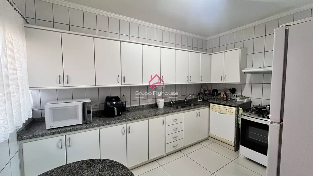 Casa, 3 quartos, 223 m² - Foto 3