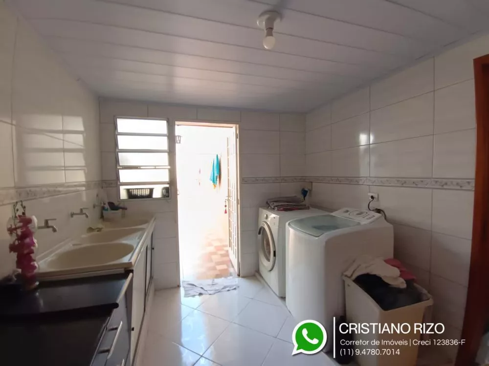 Casa à venda com 3 quartos, 240m² - Foto 4