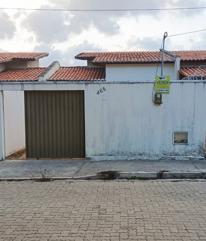 Casa à venda com 2 quartos, 65m² - Foto 1