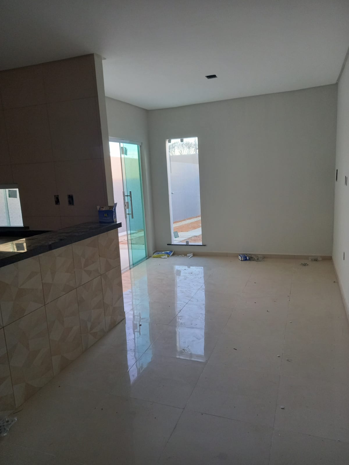 Casa à venda com 2 quartos, 80m² - Foto 2