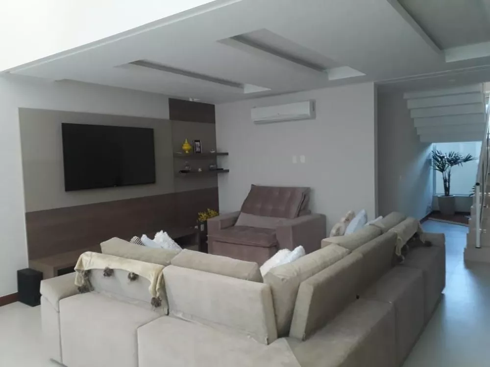 Casa à venda com 4 quartos, 400m² - Foto 3