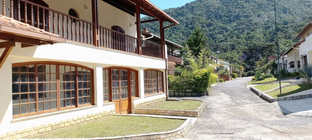 Casa à venda com 7 quartos, 300m² - Foto 3