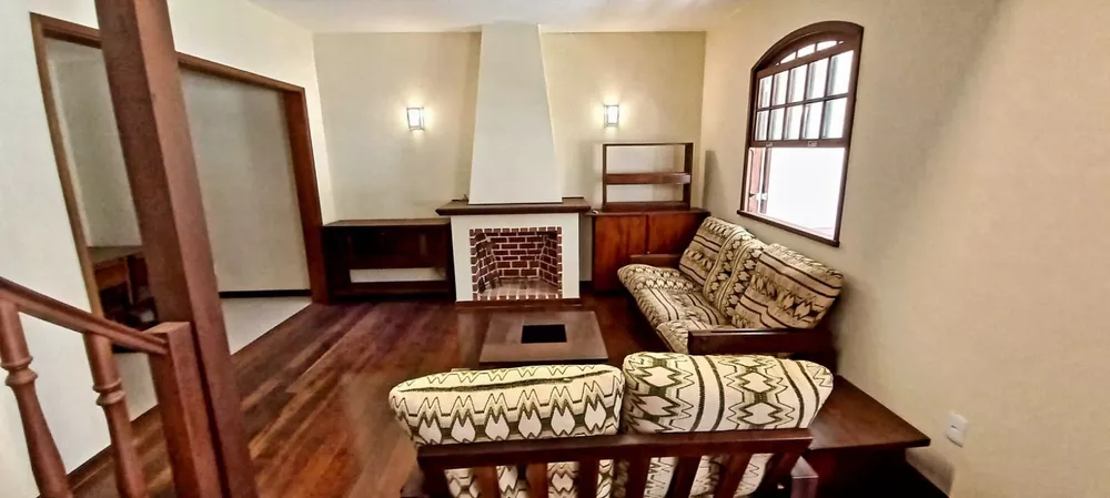 Casa à venda com 7 quartos, 300m² - Foto 6