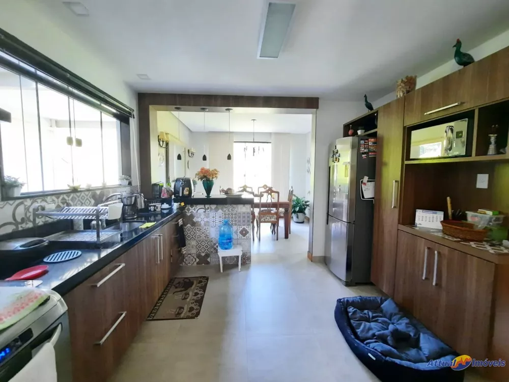 Casa, 3 quartos, 171 m² - Foto 2