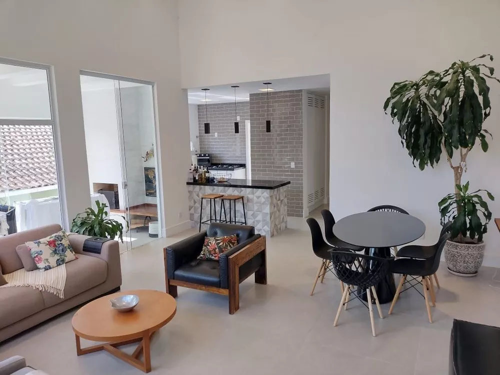 Casa à venda com 5 quartos, 340m² - Foto 3