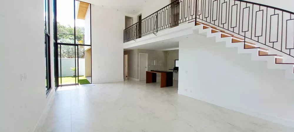 Casa à venda com 4 quartos, 210m² - Foto 4