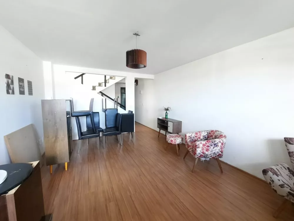 Casa à venda com 2 quartos, 94m² - Foto 3