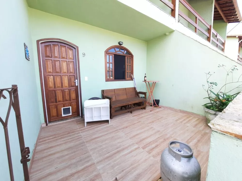 Casa à venda com 2 quartos, 94m² - Foto 1