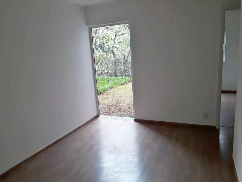 Apartamento à venda com 2 quartos, 45m² - Foto 2