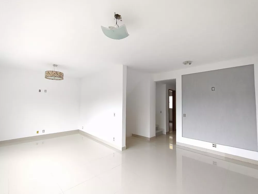 Casa à venda com 4 quartos, 200m² - Foto 8