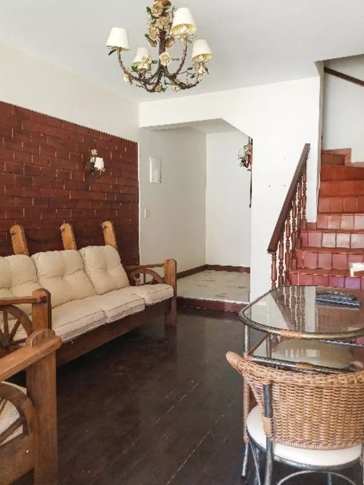 Casa à venda com 2 quartos, 60m² - Foto 4